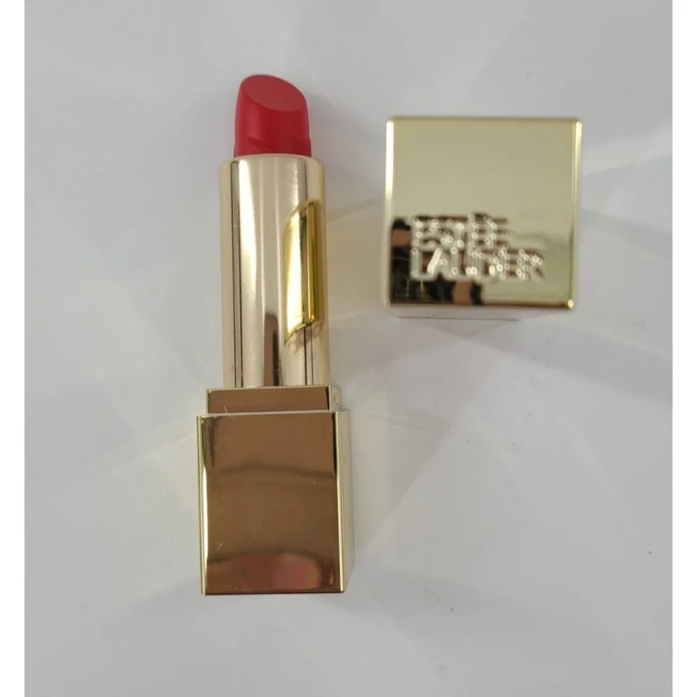 ESTEE LAUDER Red Ribbon Lipstick Full Size NEW Holiday 2025‎ Vibrant Red .12 OZ